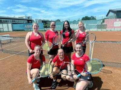 Ungeschlagen zum Meistertitel: Damen des TC Buchloe feiern